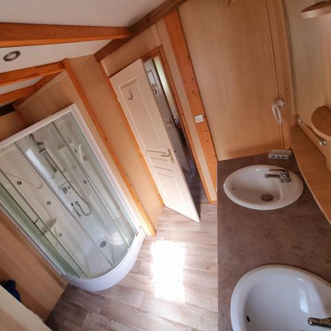 CHALET 6 personnes - 58m² - 3 chambres - 2 salles de bains - terrasse couverte + Clim + TV + LV + four*