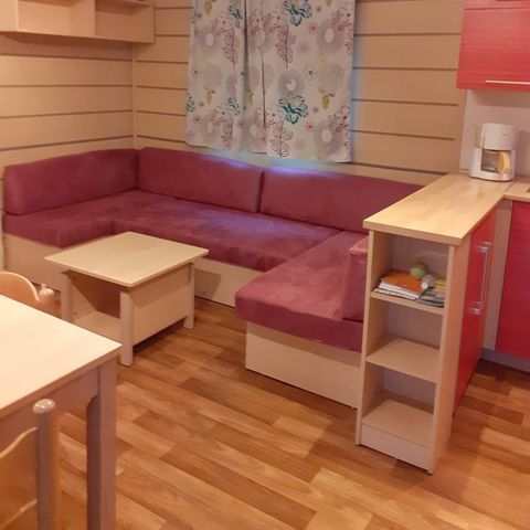 BUNGALOW 8 personnes - Standard 24-34m² - 3 chambres - terrasse couverte + TV