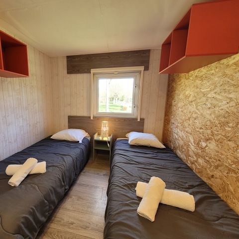 BUNGALOW 4 personnes -  CONFORT 33 m² (2 chambres) + Terrasse + TV