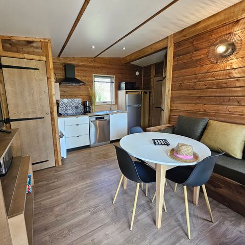 BUNGALOW 6 personnes - Premium 56 m² (3 chambres) dont terrasse semi-couverte fermée + Clim + TV + LV + Plancha