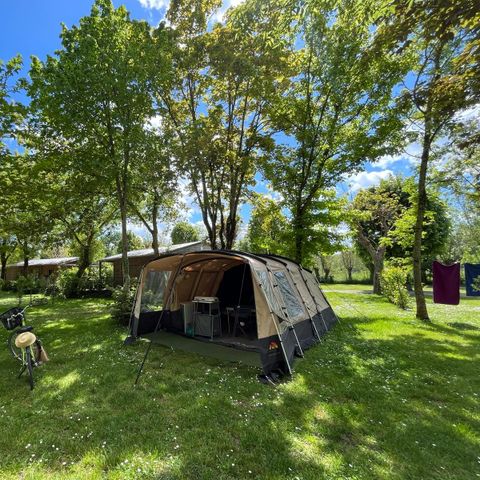 TENTE TOILE ET BOIS 5 personnes - Forfait Tente aménagée - Tente toute équipée