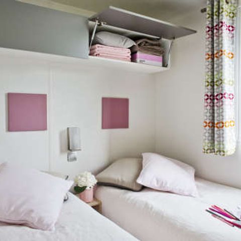 BUNGALOW 16 personnes - Tribu 60m² (6 chambres) + grande terrasse commune semi-couverte