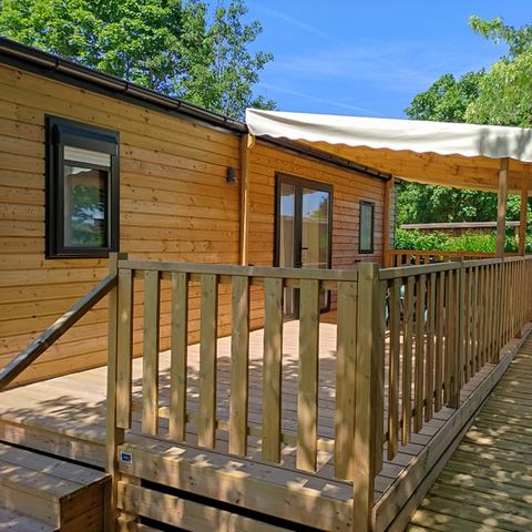 BUNGALOW 4 personnes - Mobil-home 30m² (2 chambres) + grande terrasse semi-couverte de 15m2 - accès PMR