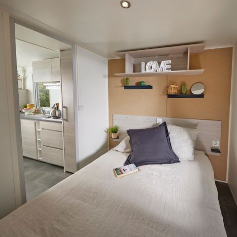 BUNGALOW 6 personnes - Mobil-home Premium 35m² - 3 chambres - Vue lac - terrasse couverte - TV - climatiseur