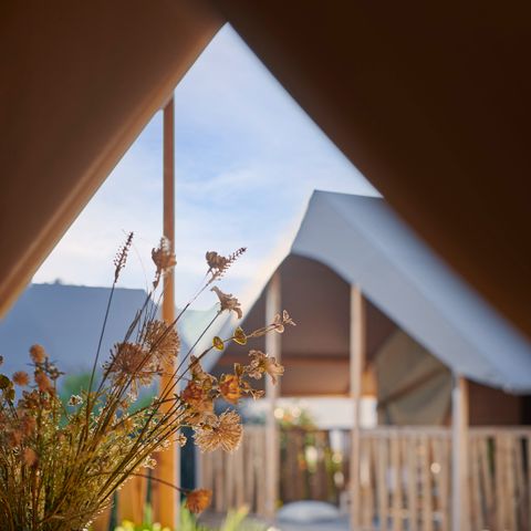 LODGE 5 personnes - Bungalow toilé 'Tente Lodge' 26m²
