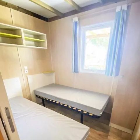 Mobilhome 6 personnes - 4 Pièces 6 Personnes + TV