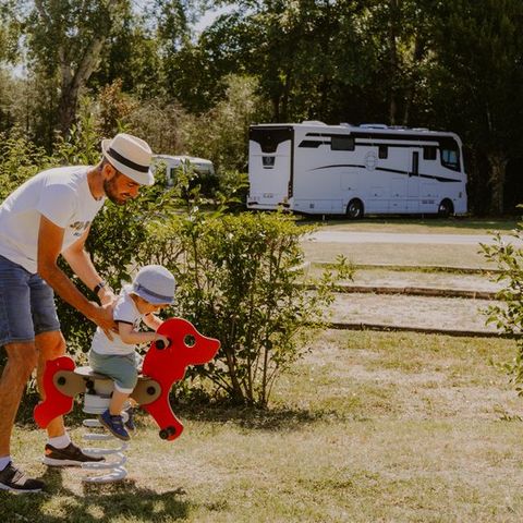 Camping Tours Val de Loire - Onlycamp - Camping Indre-et-Loire - Image N°2