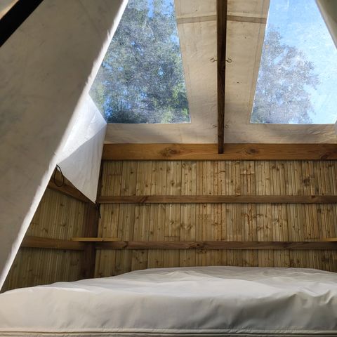 TENTE TOILE ET BOIS 2 personnes - Cabane Etoilée - 4,5 m² - Sans sanitaires - Electricité non incluse