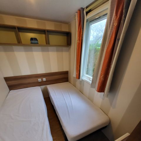 BUNGALOW 4 personnes - 25 m² - 2 chambres (2 adultes max / ou familles)