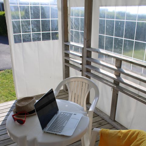 BUNGALOW 2 personnes - Mobil-home NEPTUNE Standard 25m² - 1 chambre + terrasse couverte 9m²