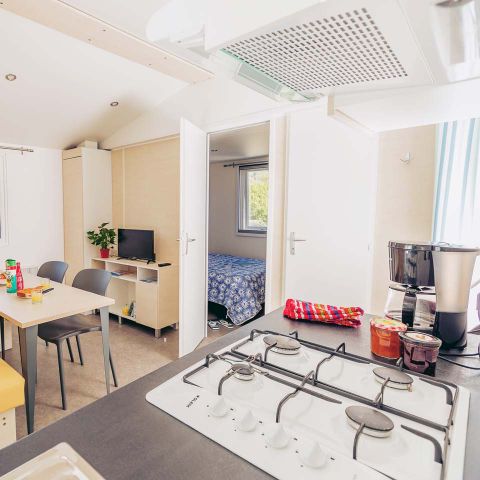 BUNGALOW 4 personnes - Mobil-home Confort BAHIA 27m² - 2 chambres + terrasse semi-couverte