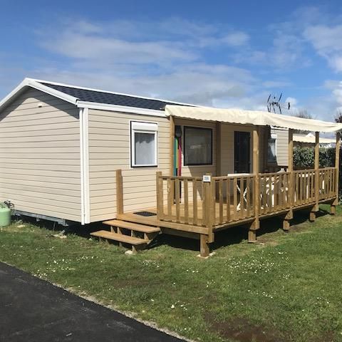 BUNGALOW 4 personnes - Mobil home Confort Nirvana 32m² - 2 chambres - 2 salles de bains + terrasse semi-couverte 15m²