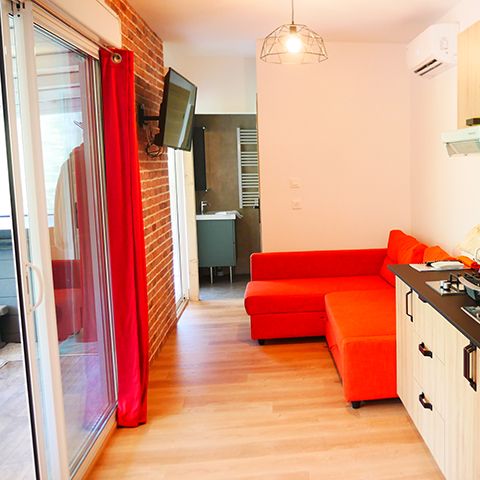 HÉBERGEMENT INSOLITE 2 personnes - Container Spa et Sauna
