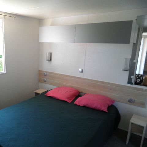 BUNGALOW 4 personnes - Standard 32m² - 2 chambres + terrasse non-couverte - PMR
