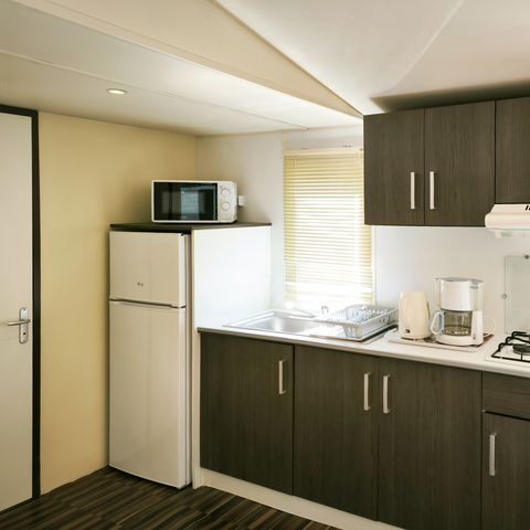 BUNGALOW 4 personnes - Confort 32m² - 2 chambres + terrasse + TV + Clim -