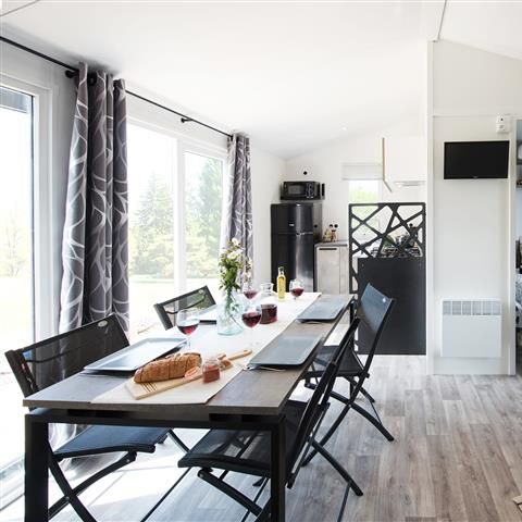 BUNGALOW 4 personnes - "BAHIA Confort +" 27m² - 2 chambres - Terrasse couverte - Lave vaisselle