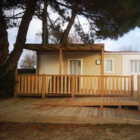 BUNGALOW 4 personnes - Mobilhome PMR - 2 chambres + terrasse couverte