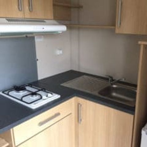 BUNGALOW 1 personne - 02-Mobil-Home Mitoyen Standard 17m2 (1ch - 1 pers.) + TV + Clim - prix pour 2 personnes