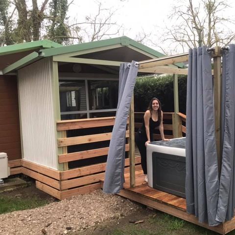 CHALET 2 personnes - 10-Chalet du Belier Confort 24m2 (2ch - 5pers) + Jaccuzzi + Lits faits + serviette + kit boisson - prix pour 2 personnes