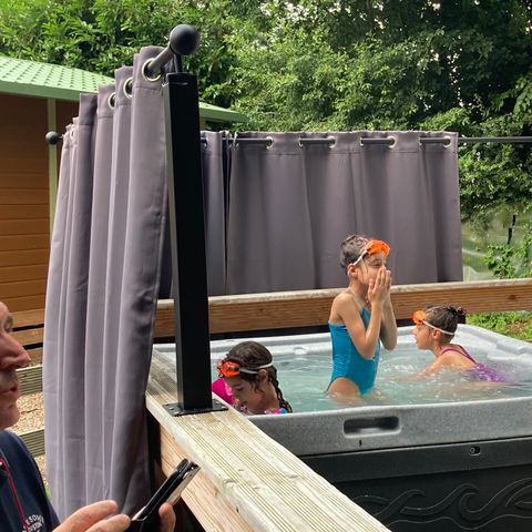 BUNGALOW 2 personnes - 11-Bungalow Les Croisettes 30m2 (2ch - 2/6pers) + jaccuzzi + lits faits + serviette + kit boissons - prix pour 2 personnes