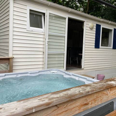 BUNGALOW 2 personnes - 11-Bungalow Les Croisettes 30m2 (2ch - 2/6pers) + jaccuzzi + lits faits + serviette + kit boissons - prix pour 2 personnes