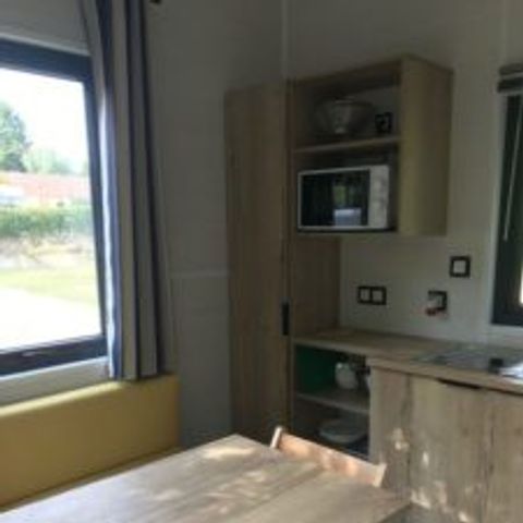 HÉBERGEMENT INSOLITE 2 personnes - 16-Tiny House 17m2 (2ch - 1/4 pers.) + Jaccuzzi + Lits faits + serviette + kit boisson + TV + clim - prix pour 2 personnes