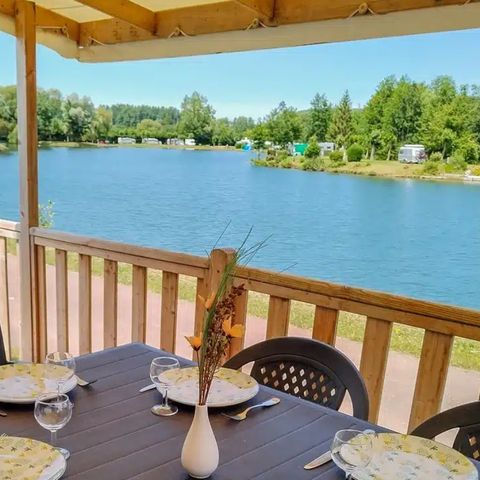 BUNGALOW 6 personnes - Confort Bord d'Etang TV - 3 chambres + terrasse