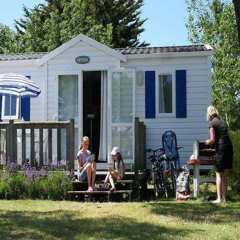 BUNGALOW 6 personnes - MOBIL HOME CONFORT DIM plaque gaz réfrigerateur vaisselle televison