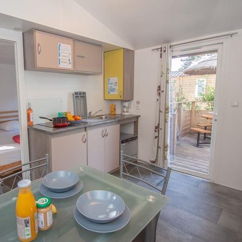 BUNGALOW 4 personnes - Mobil-home Provence Sérénité 25 m² - Jacuzzi privatif - 3 pièces - 2 chambres - Climatisation