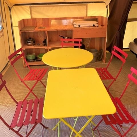 TENTE TOILE ET BOIS 5 personnes - Tente Pilotis 2 chambres. Arrivée 16h Départ 10h. Max