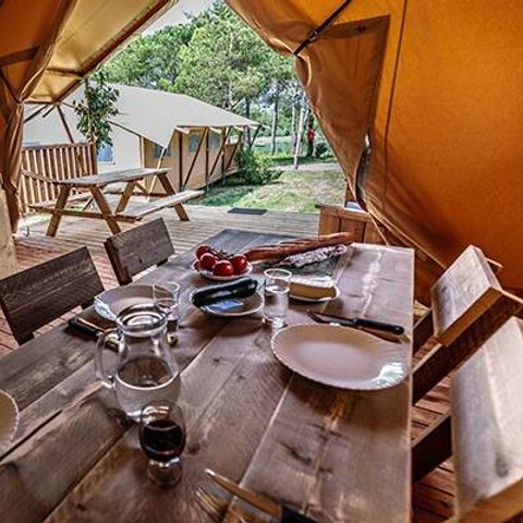 TENTE 6 personnes - Tente Safari Lodge | 3 Ch. | 6 Pers. | Terrasse surélevée | 1 SDB | Clim.