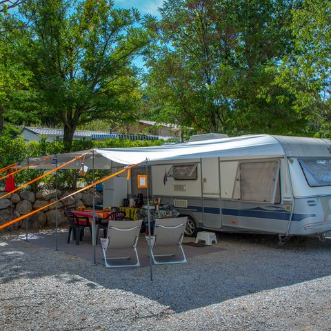 Emplacement - Forfait tente, caravane ou camping-car + véhicule + électricité 10 Amp.