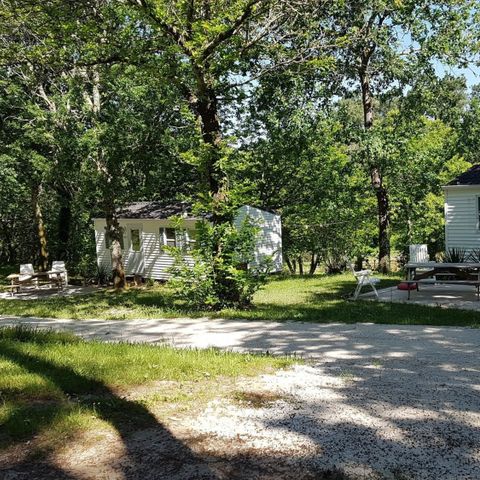 BUNGALOW 4 personnes - (M02)