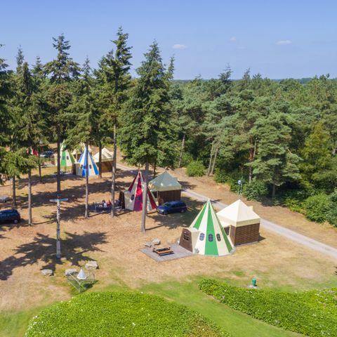 HÉBERGEMENT INSOLITE 6 personnes - Tente tipi