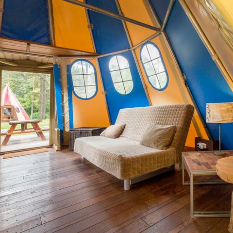 HÉBERGEMENT INSOLITE 6 personnes - Tente tipi