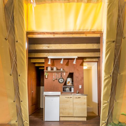 HÉBERGEMENT INSOLITE 6 personnes - Tente tipi