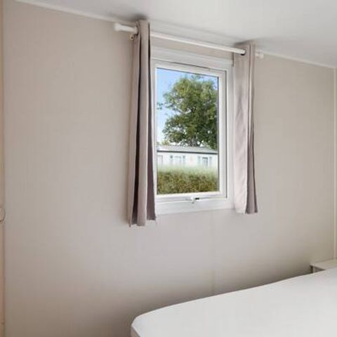 BUNGALOW 6 personnes - Comfort | 2 Chambres | 6 Couchages | Terrasse semi-couverte | 1 Salle de bain | Climatisation