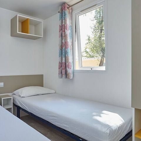 BUNGALOW 6 personnes - Comfort | 3 Chambres | 6 Couchages | Terrasse semi couverte | 1 Salle de bain | Climatisation