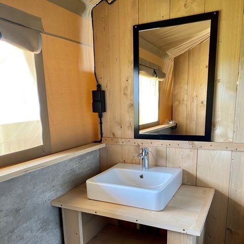 Tente en toile et en bois 6 personnes - y compris les installations sanitaires