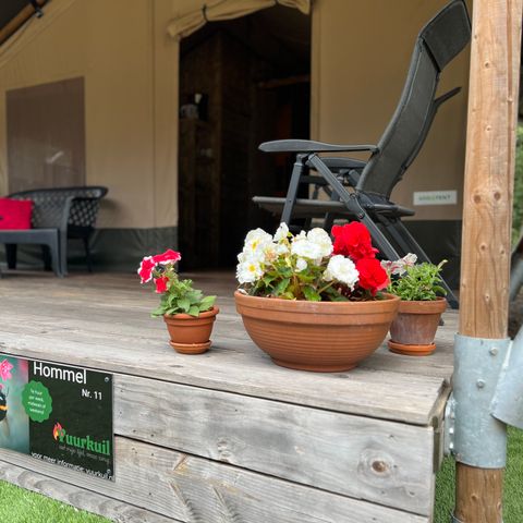 TENTE TOILE ET BOIS 6 personnes - y compris les installations sanitaires