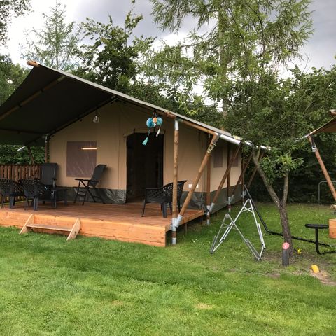 TENTE TOILE ET BOIS 6 personnes - y compris les installations sanitaires