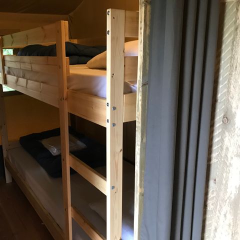 Tente en toile et en bois 4 personnes - y compris les installations sanitaires