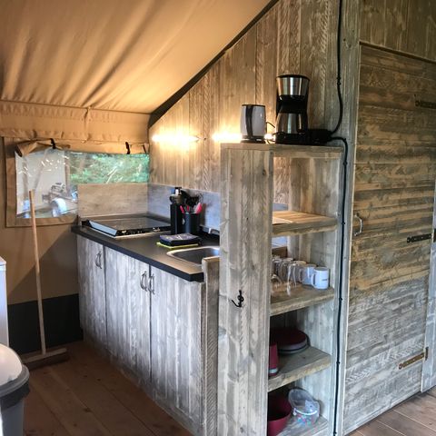 Tente en toile et en bois 6 personnes - y compris les installations sanitaires