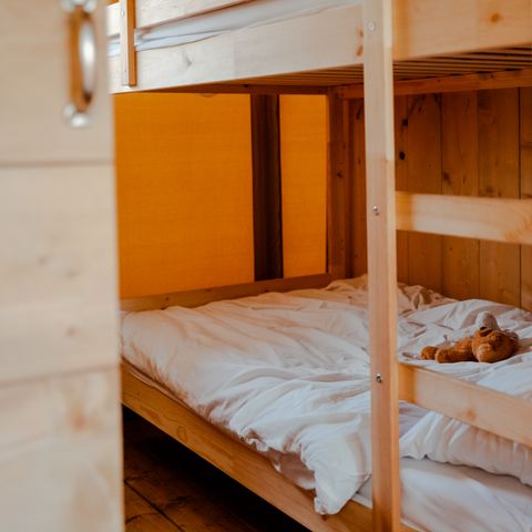 TENTE TOILE ET BOIS 4 personnes - y compris les installations sanitaires