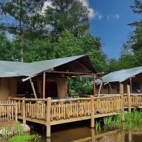 TENTE TOILE ET BOIS 4 personnes - Luxe avec sanitaires
