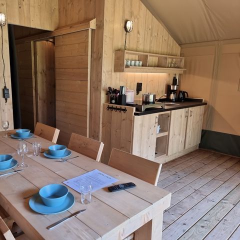 Tente en toile et en bois 5 personnes - y compris les installations sanitaires