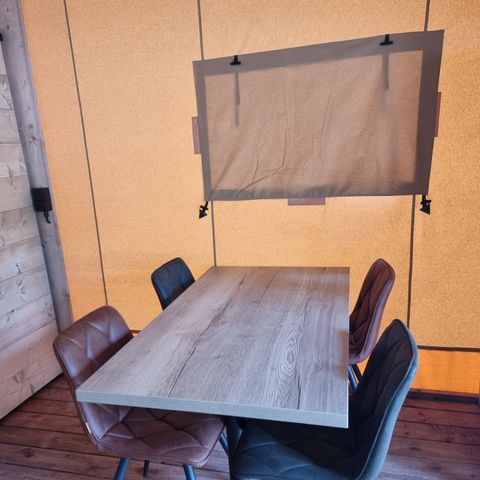 TENTE TOILE ET BOIS 4 personnes - Luxe avec sanitaires (MIVA)