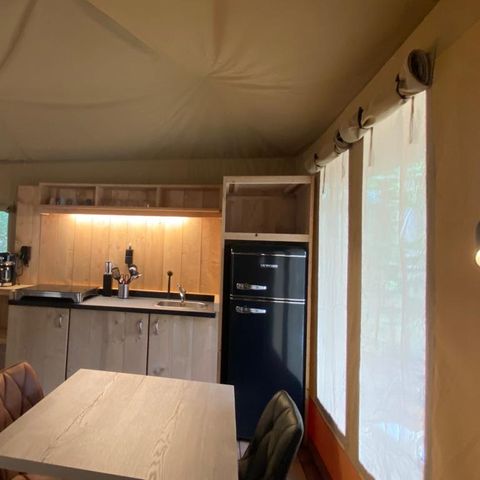 Tente en toile et en bois 2 personnes - Tente Safari de luxe avec sanitaires (MIVA)