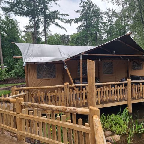 Tente en toile et en bois 6 personnes - Luxe avec sanitaires