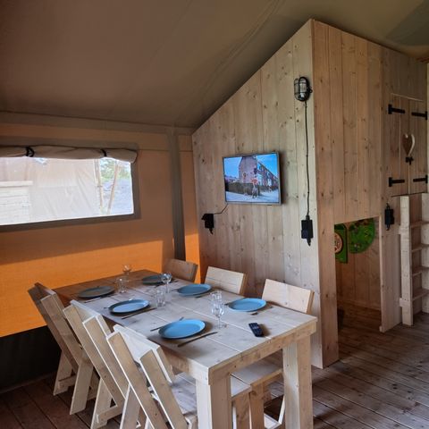 TENTE TOILE ET BOIS 6 personnes - y compris les installations sanitaires
